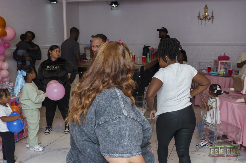 Delilah-1st-Birthday-240