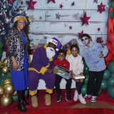 2025-AD58-HOLIDAY-TOY-GIVEAWAY-358