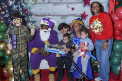 2025-AD58-HOLIDAY-TOY-GIVEAWAY-420