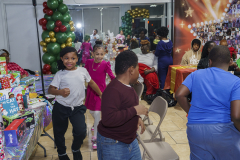 2025-Survivor-Strong-Holiday-Party-156