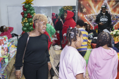 2025-Survivor-Strong-Holiday-Party-188